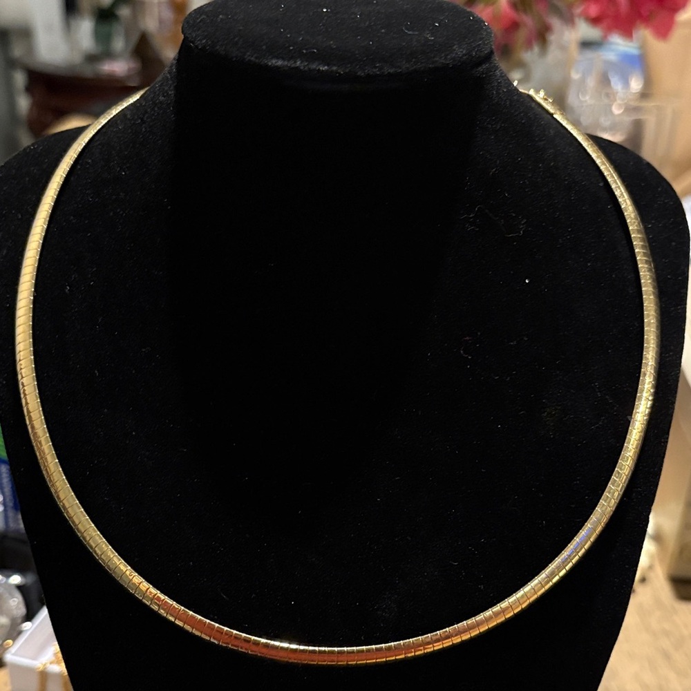 Avon Goldtone Omega Necklace Chocker 18" - 3" extender